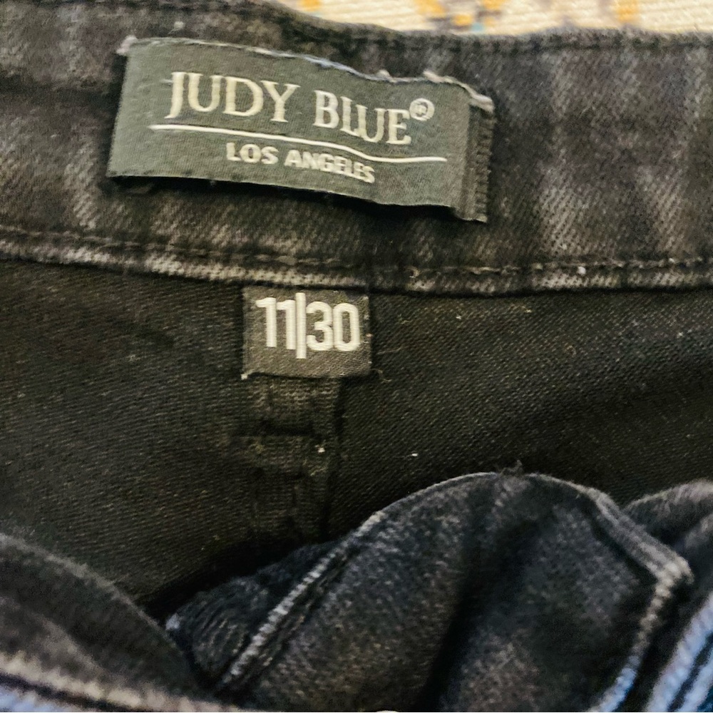 ⭐️ Judy Blue Black Skinny Fit Jeans Raw Hem - Picture 5 of 8